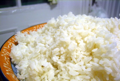 Lạ mắt với mì ý xiên xúc xích cả nhà thích mê