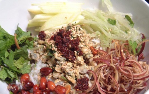 Lạ mắt với mì ý xiên xúc xích cả nhà thích mê