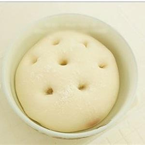 Cách làm bánh mì nhân gạo cay Hàn Quốc