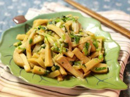 Lạ miệng nấm xào tỏi