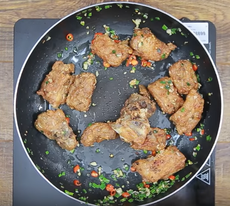 Lạ miệng với món mỳ Ý trộn thịt gà ngon mê ly