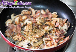 Lạ miệng với món nui xào thịt hun khói