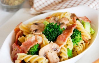 Lạ miệng với món nui xào thịt hun khói