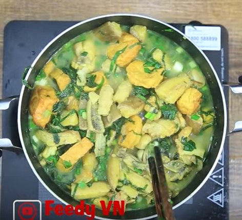 Lạ miệng với món phở chiên phồng gà trộn giòn ngon ngất ngây