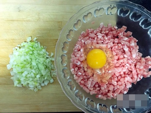 Lạc sang xứ sở Hàn Quốc với nui xào thịt heo kim chi