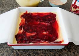 Làm bánh bông lan cherry chẳng khó chút nào