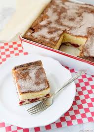 Làm bánh bông lan cherry chẳng khó chút nào