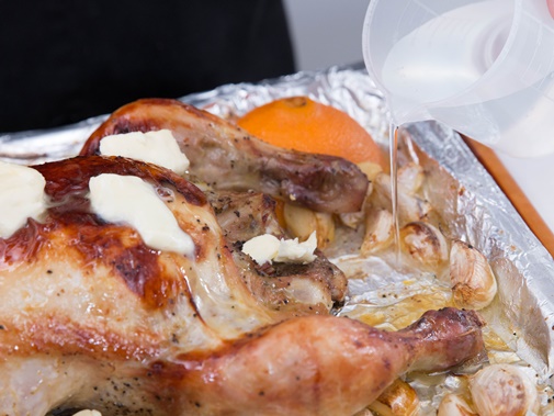 Làm bánh bông lan phô mai bằng nồi cơm điện thơm ngậy, mềm mịn, ngon chẳng kém gì ngoài hàng