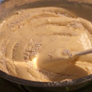 Cách làm bánh bông lan với nồi cơm điện