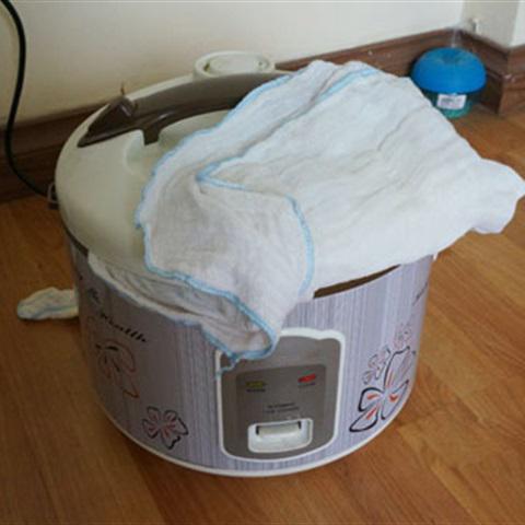 Cách làm bánh bông lan với nồi cơm điện