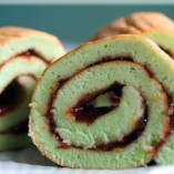 Làm bánh chiffon cuộn hương lá dứa xanh mát dịu