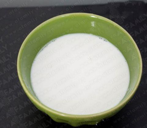 Làm bánh chuối hấp đơn giản, ngọt ngào