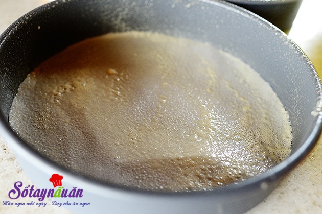 Làm bánh sinh nhật chocolate dâu tây