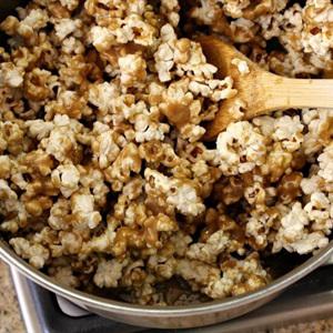 Cách làm bắp rang bơ caramel