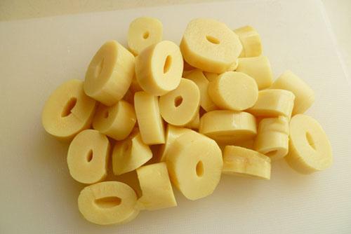 Làm cá chép kho măng cho bà bầu an thai