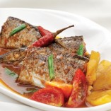 Làm cá thu kho nước dừa đậm đà, ngon cơm