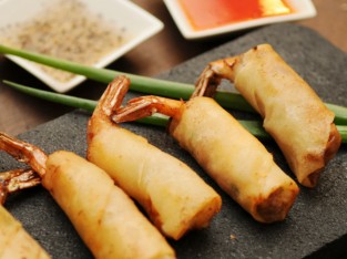 Làm chả giò Philippines giòn ruộm