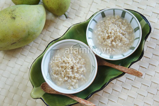 Làm cơm rượu nếp đón Tết Đoan Ngọ