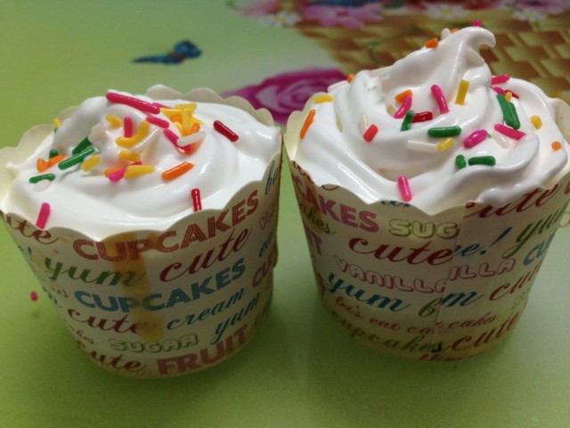 Làm cupcake cực dễ không cần lò nướng