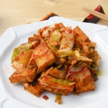 Làm đậu hũ xào kim chi lạ miệng, ngon cơm