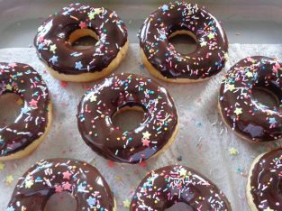 Làm donut chocolate vừa đẹp vừa ngon dễ như chơi