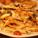 Làm gỏi củ cải trắng thanh đạm ngày trăng tròn hằng tháng