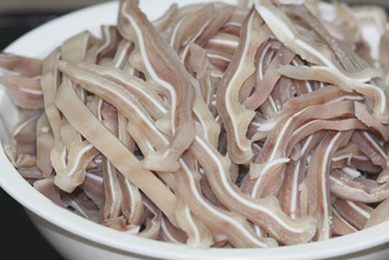 Làm gỏi hoa chuối tai heo thanh mát cho buổi cơm trưa mùa hè