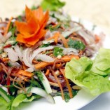 Làm gỏi hoa chuối tai heo thanh mát cho buổi cơm trưa mùa hè