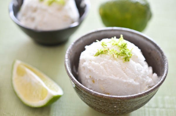 Làm kem chanh dừa giải nhiệt ngày nóng