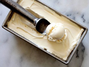 Làm kem vani mịn dẻo với chỉ 3 nguyên liệu