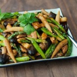 Làm món ăn từ măng tây xanh ngày rằm