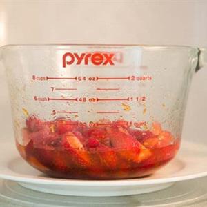 Cách làm mứt dâu bằng lò vi sóng