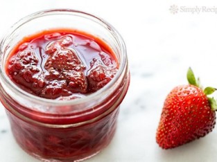 Làm mứt dâu bằng lò vi sóng