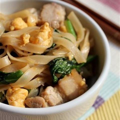 Cách làm phở xào kiểu Thái