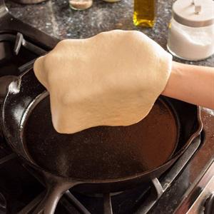 Cách làm pizza không cần lò nướng