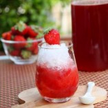 Làm sinh tố dâu tây ngon