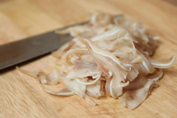 Làm tai heo ngâm giấm chua ngọt tăng hương vị bữa cơm