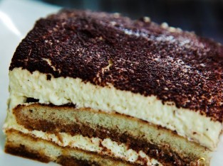 Làm tiramisu siêu dễ trong 10 phút