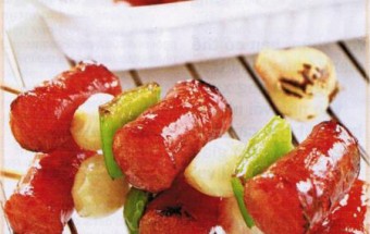 Lạp xưởng nướng củ hành thơm ngon béo ngậy