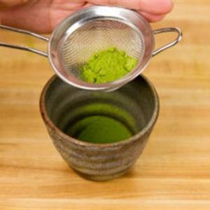 Cách làm latte trà xanh đêm giáng sinh