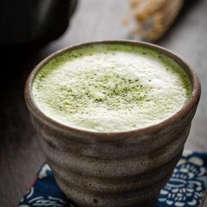 Cách làm latte trà xanh đêm giáng sinh