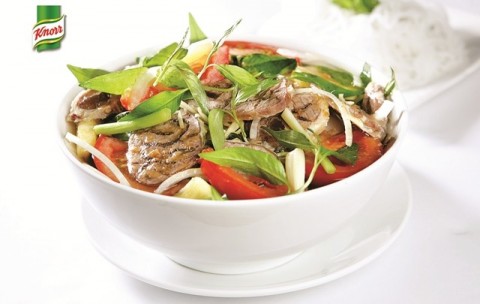 Lẩu bắp bò nhúng rau răm