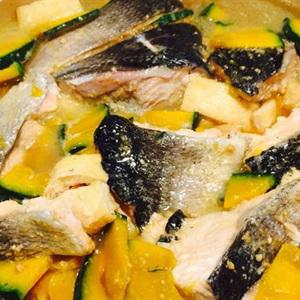 Cách làm lẩu cá hồi rau củ