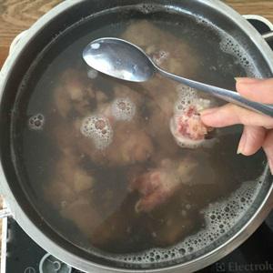 Cách nấu lẩu cua chua cay