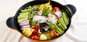 Lẩu đầu cá bớp rau kèo nèo