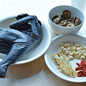 Cách làm lẩu gà đen