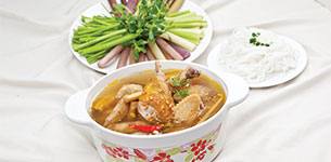 Lẩu gà nấu giấm