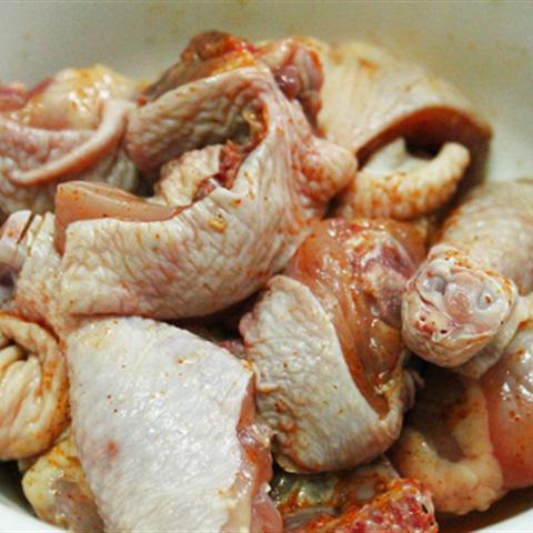 Cách làm lẩu gà với ngải cứu