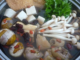 Lẩu hột vịt lộn