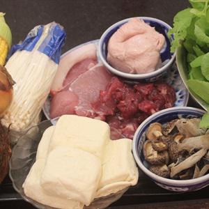 Cách nấu lẩu nấm bò tái